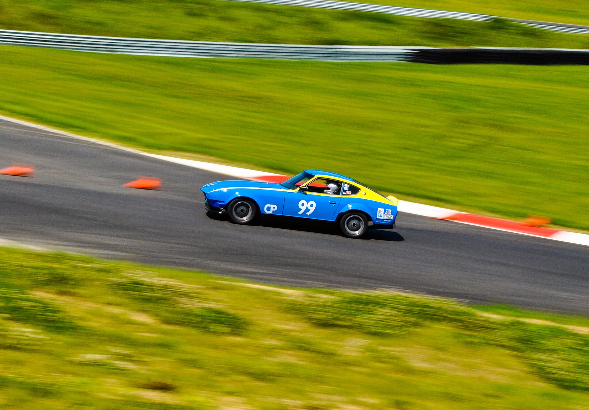 wikimediacommons datsun 240z pitt race